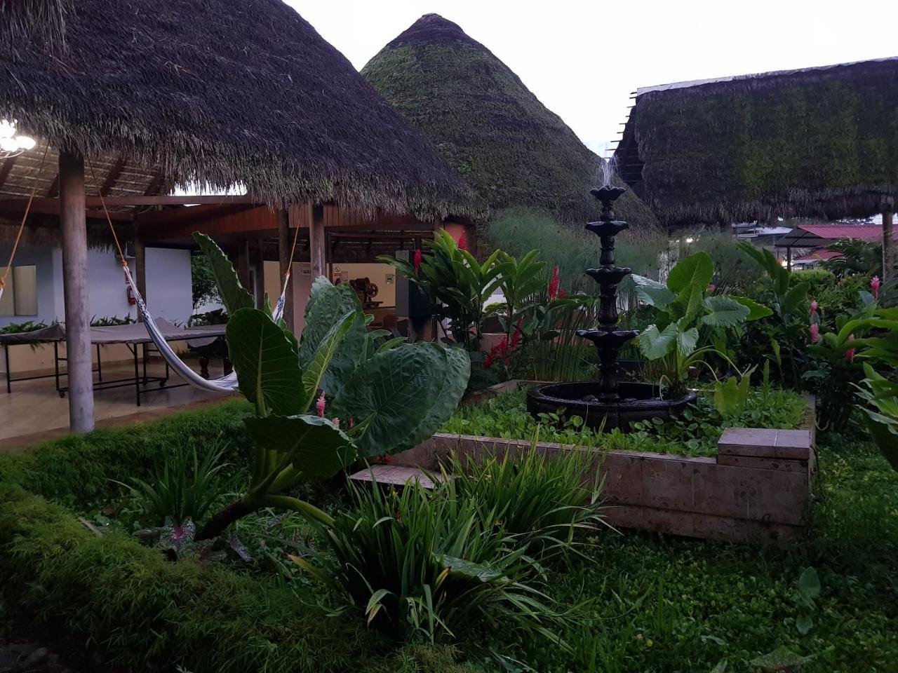 Gran Hotel De Lago - Lago Agrio นวยบาโลฮา ภายนอก รูปภาพ