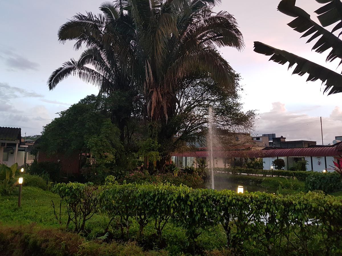 Gran Hotel De Lago - Lago Agrio นวยบาโลฮา ภายนอก รูปภาพ